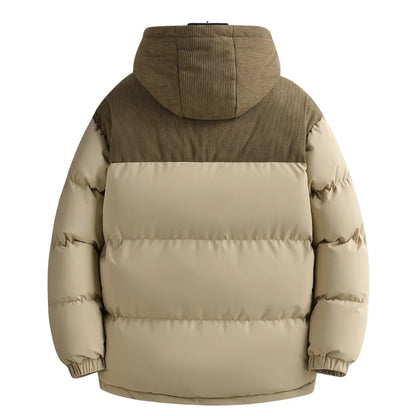Gefütterte Winterjacke für Herren mit abnehmbarer Kapuze – Detailansicht