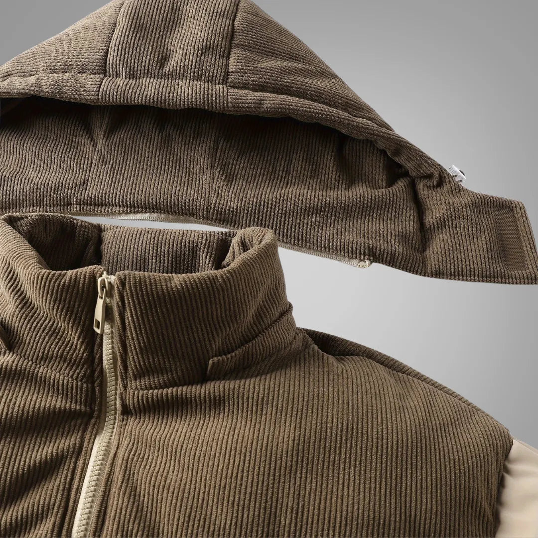 Gefütterte Winterjacke für Herren mit abnehmbarer Kapuze – Materialdetail